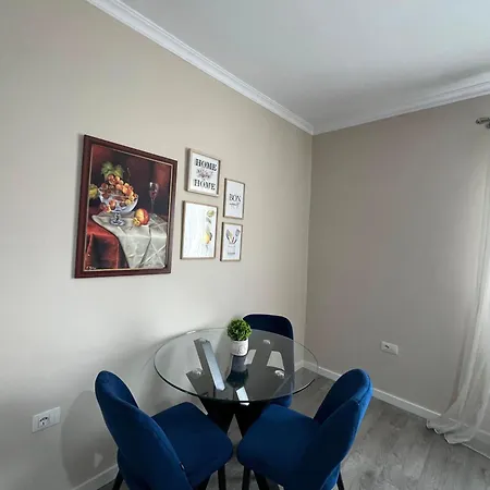 Cozy Flat Near Air Albania Stadium 1 Tirana Exterior photo